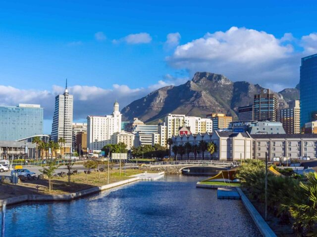 https://targettravelsqatar.com/wp-content/uploads/2018/08/post_capetown_02-640x480.jpg