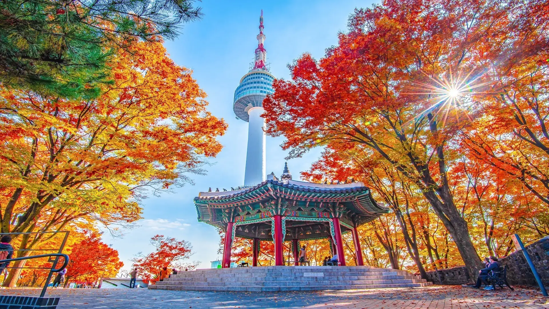 imgi_407_Namsan-Tower-during-autumn-in-Seoul-South-Korea